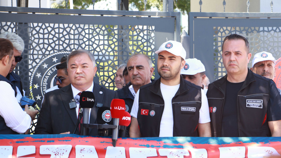 YARDIMCI HİZMETLER SINIFI GÖRMEZDEN GELİNEMEZ!